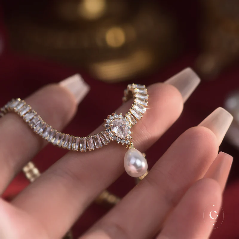 Dazzle with the Full Glam On Pearl Necklace: Your Ultimate Statement Piece.